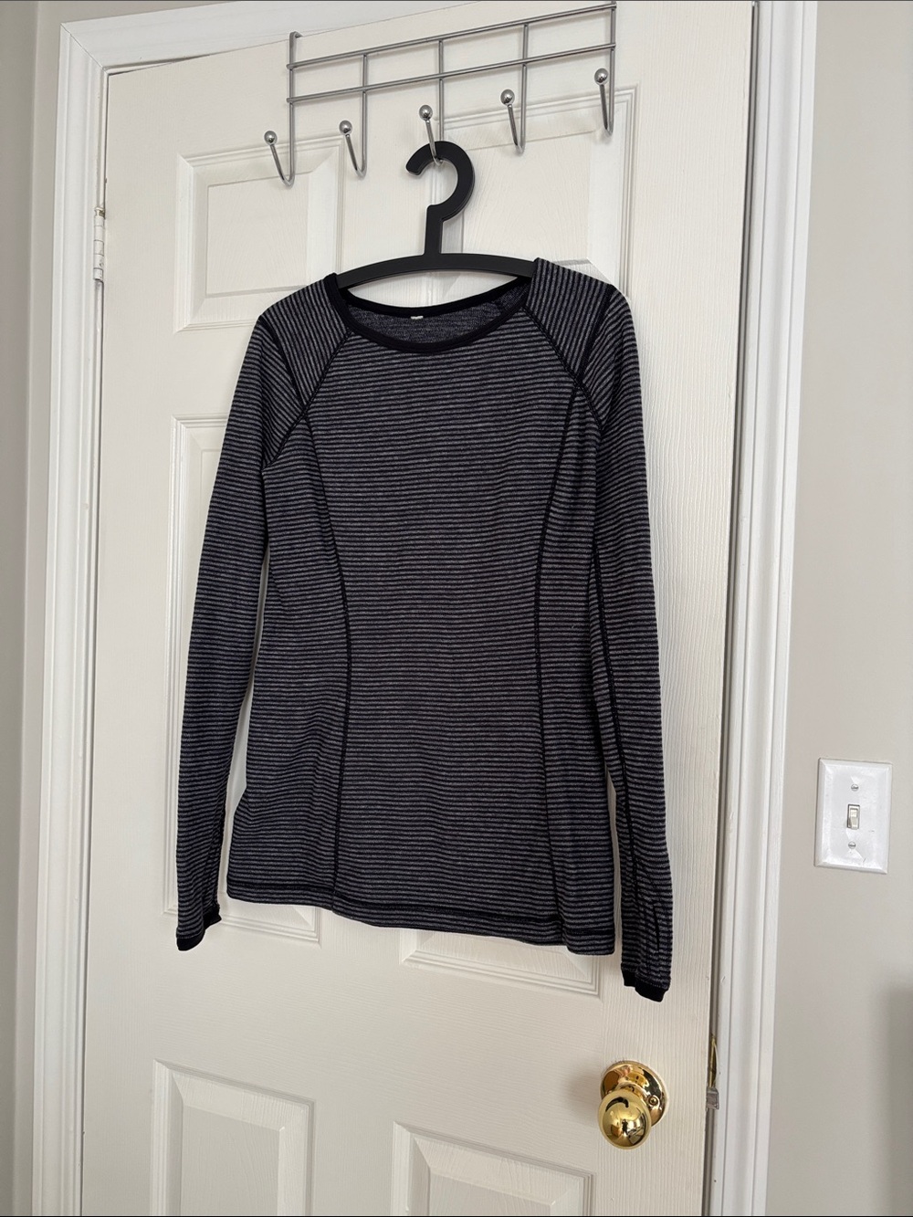 lululemon Run: turnaround reversible Black and Gray Striped Long-Sleeve Tee